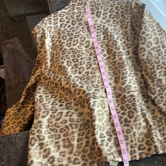 Chico’s Size 2 (12/14) NWOT Mock Neck Animal Print Long Sleeve Jacket. - Picture 9 of 12